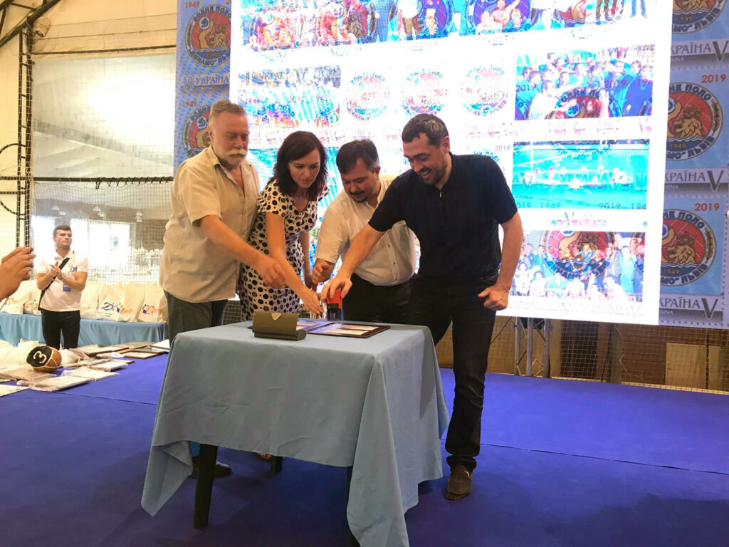 александр свищев седой